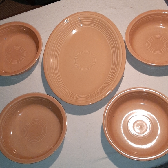 Fiestaware Other - Genuine Fiestaware platter and 4 bowls